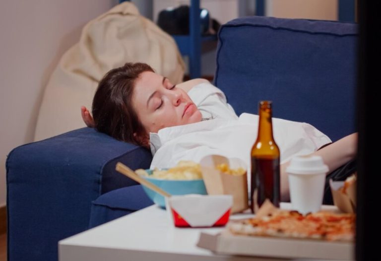 Does Meal Timing Hold the Key to Better Sleep?