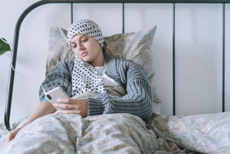 Navigating the Challenges of Home Care for a Loved One Battling Cancer