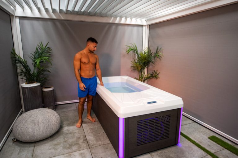 Cold After Heat: The Recovery Benefits of Sauna + Cold Plunge
